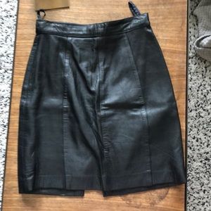 Leather skirt vintage fits like a small